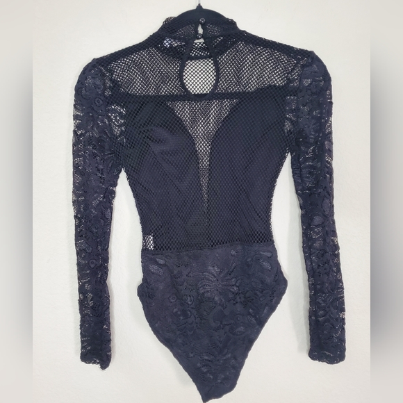 Charlotte Russe Black/Fishnet Floral Applique Bodysuit - Picture 2 of 12